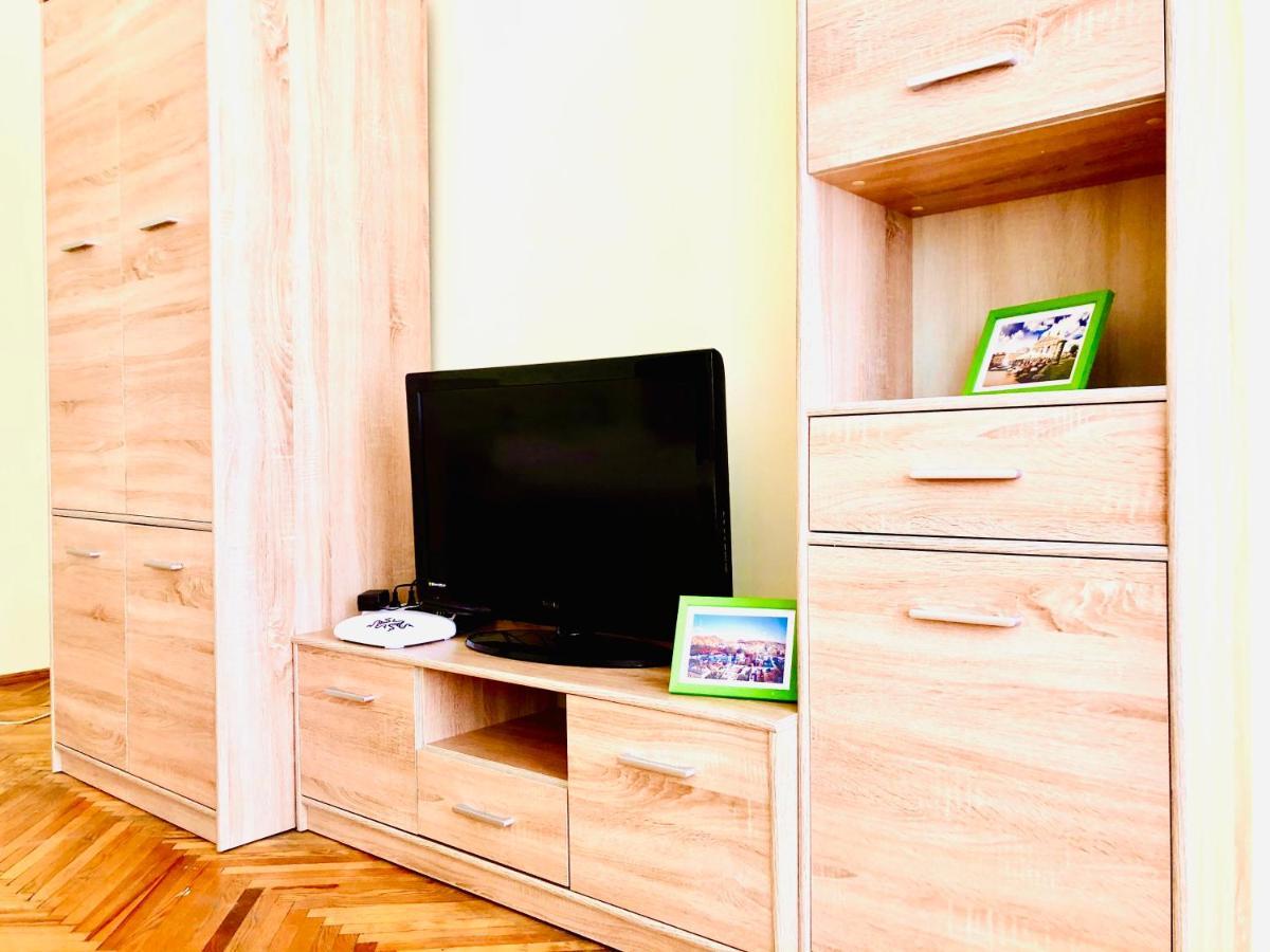 Apartment Near Opera On Horodotska 11 Lviv Exterior photo